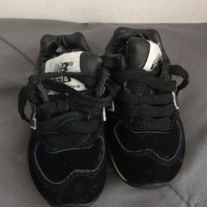 ❌SOLD❌New Balance 574 Black White Cream